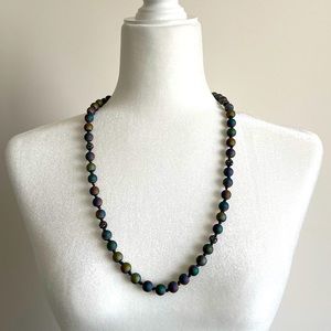Necklace with mix of colors
